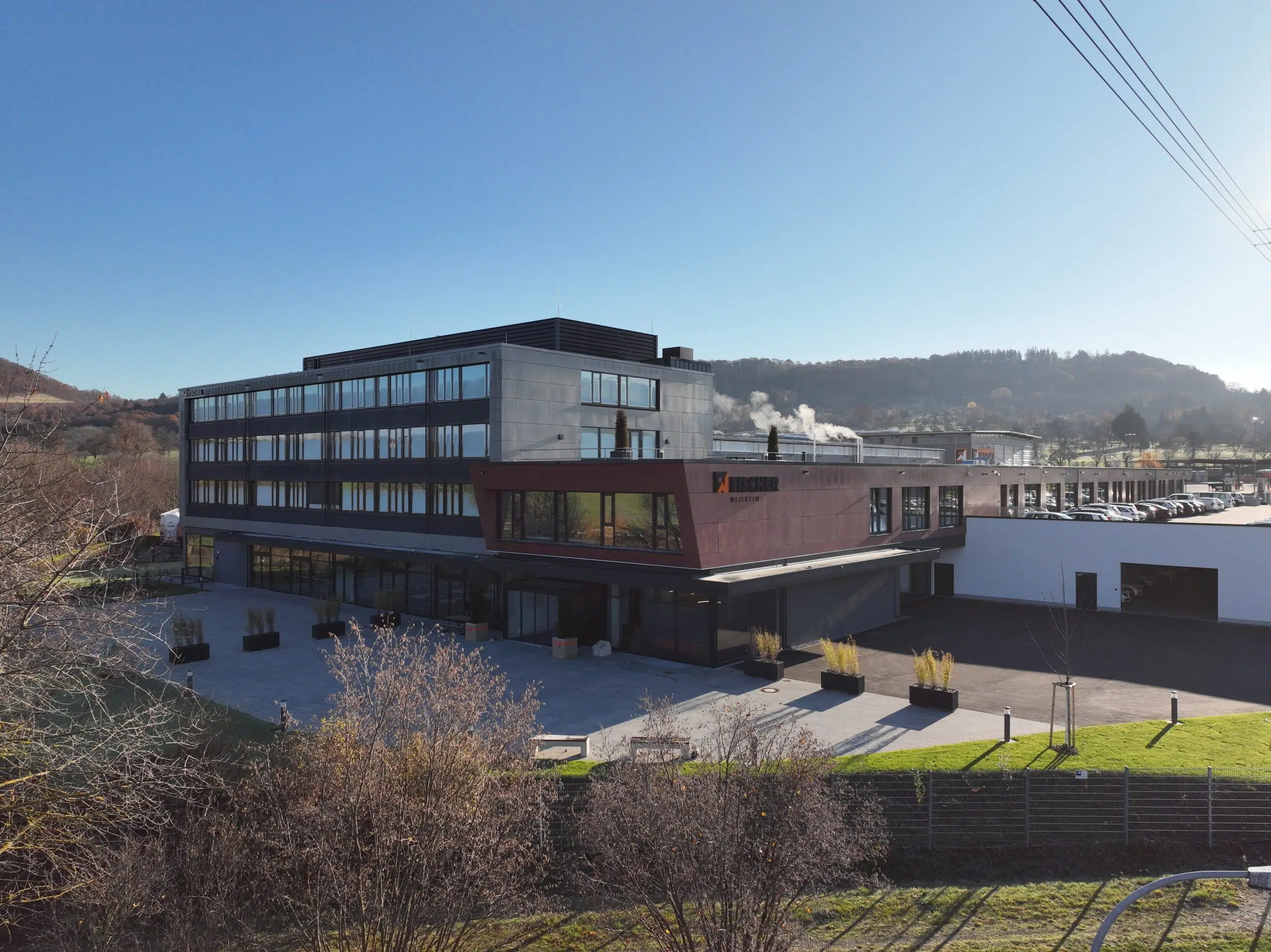 Luftbild des Verwaltungsgebäudes von Fischer